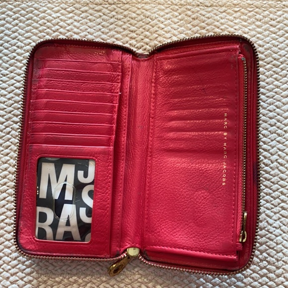 Marc Jacobs wallet - Picture 4 of 9